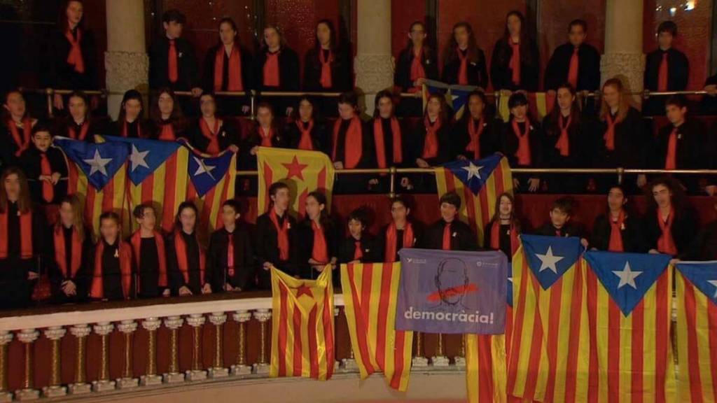 Tendrá razón el ministro en que nadie adoctrina a los niños en Cataluña...