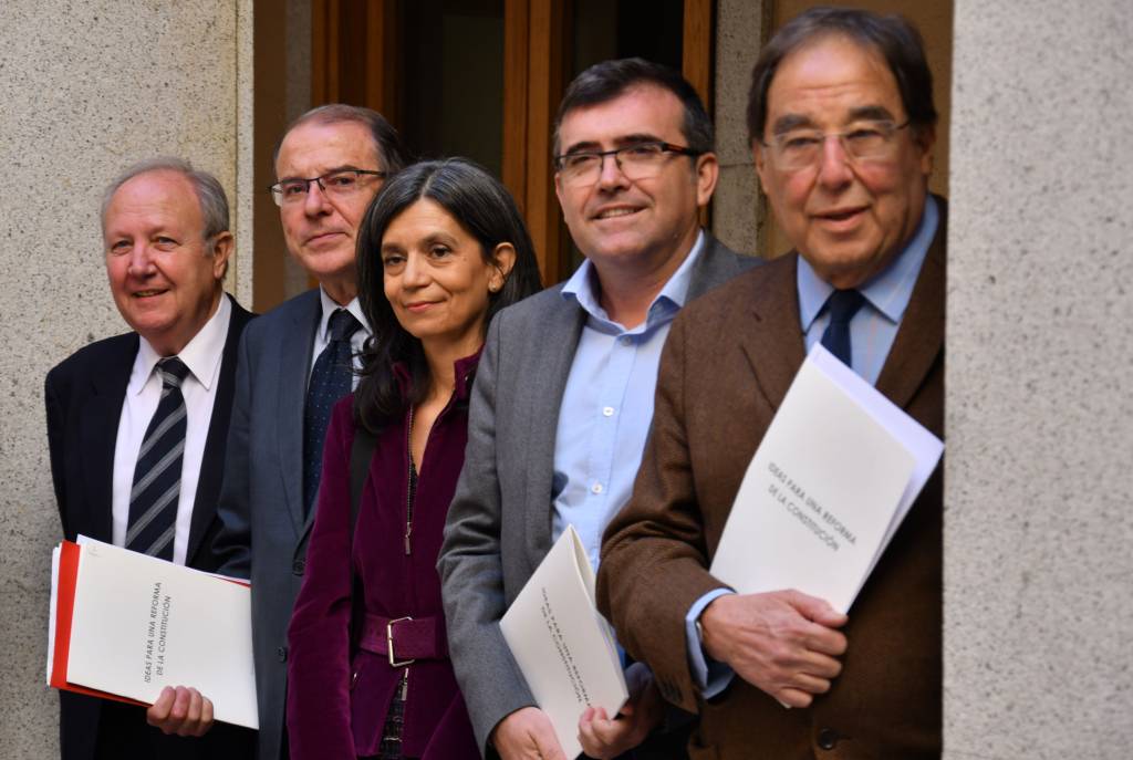 Diez catedráticos de Derecho Constitucional han elaborado el informe “Ideas para una reforma constitucional”, donde apuestan por una reforma de la constitución hacia un estado federalista