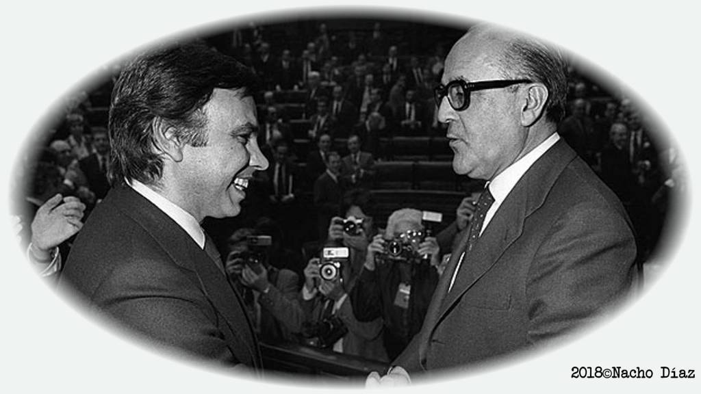 Felipe González Saludando a Calvo Sotelo