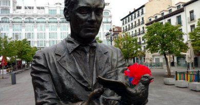 XXI. La insoportable vecindad. Queridos hijos, os quiero libres y en esencia, no quiero nada mas. Por Manuel Artero XXI. La insoportable vecindad. Queridos hijos, os quiero libres y en esencia, no quiero nada mas. Por Manuel Artero