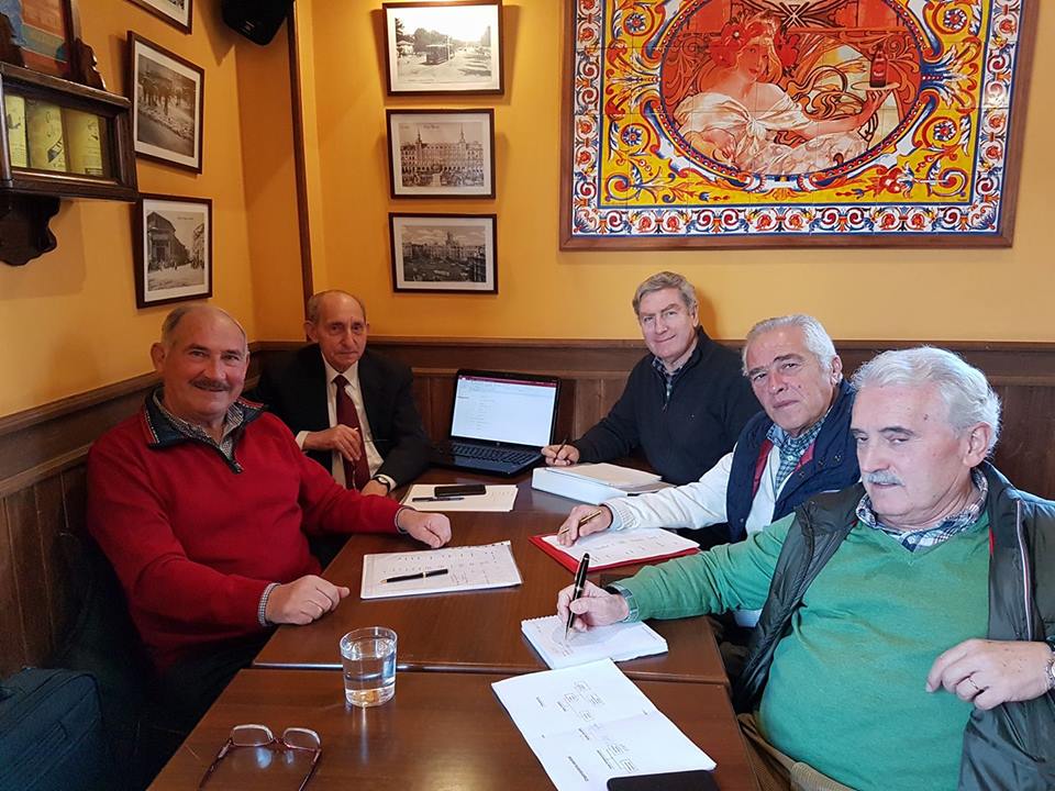 El equipo de trabajo de la Asociación de Jubilados Españoles. Seguimos avanzando con paso firme. — con Juan José García Lázaro, Pedro Vicente García, Ramon Calvo y Antonio de la Torre.