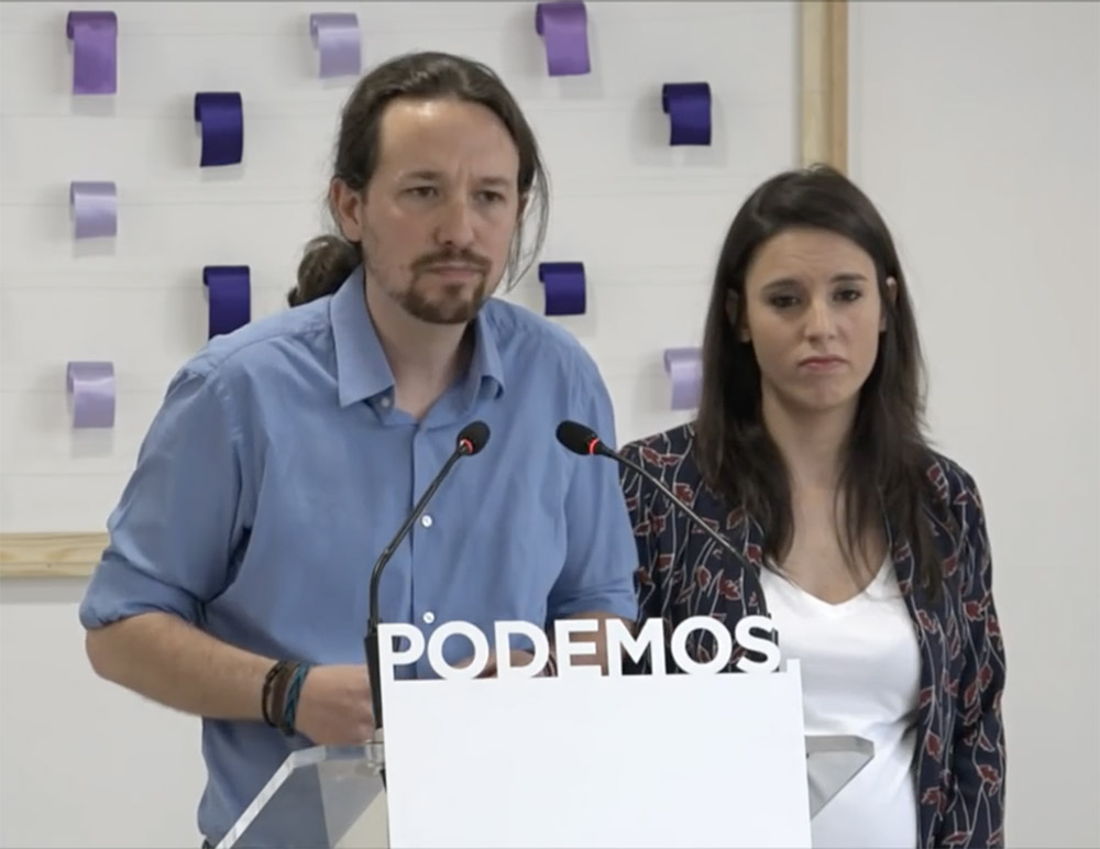 Pablo iglesias e Irene Montero presentan la consulta
