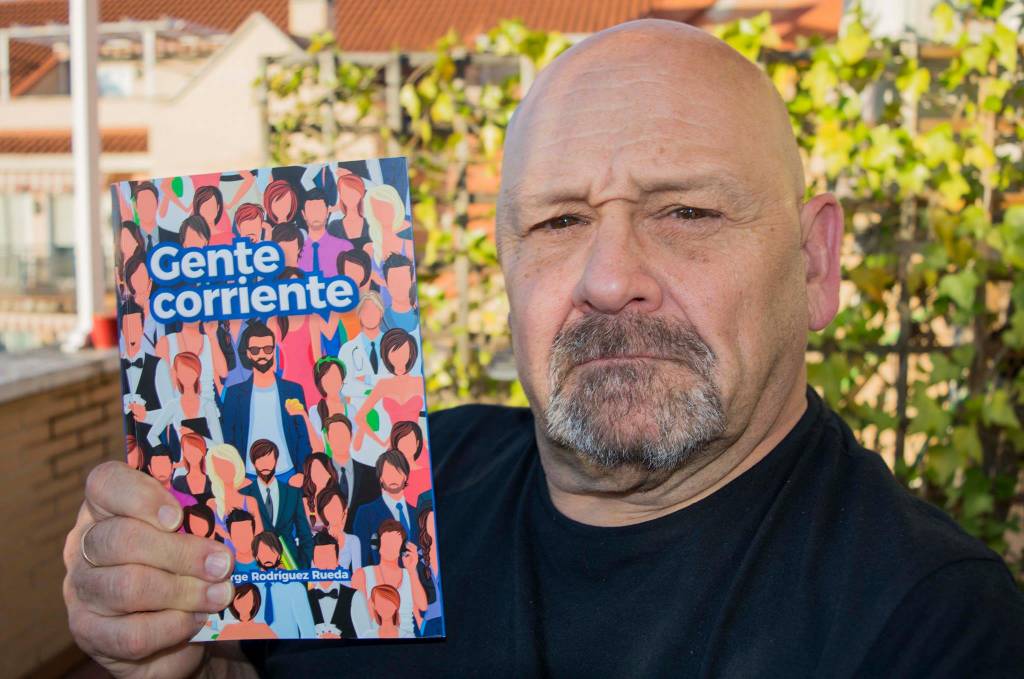GENTE CORRIENTE, es una novela corta de Jorge Rodriguez Rueda
