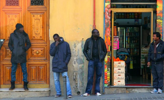 nos los metieron sí o sí, a 40 inmigrantes en la