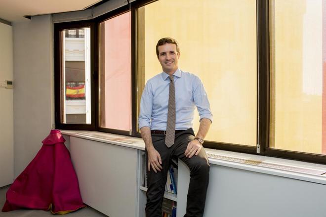 Acabamos de enterarnos en el PP de que Pablo Casado es de derechas