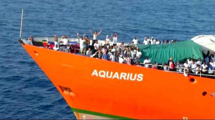 El Aquarius camino de España