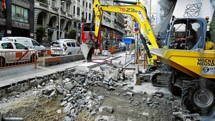 El Madrid apestoso de olor a orín y el transporte público de la EMT