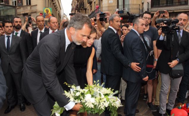 Un saludo Majestad como a usted se le debe, Viva el Rey, Viva España