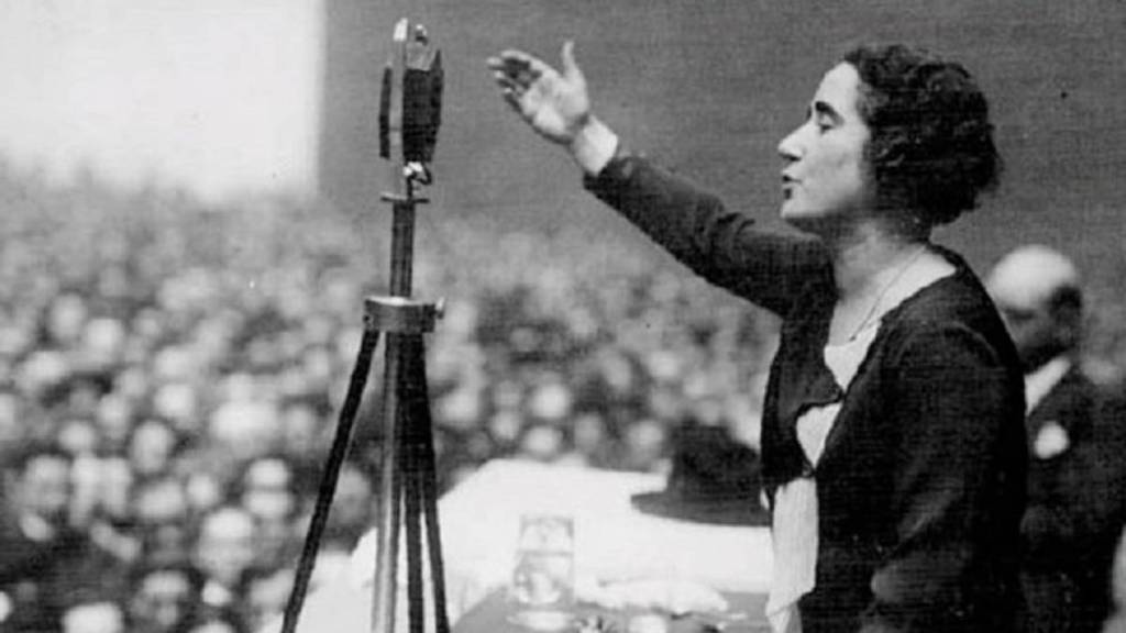 Clara Campoamo impulsora del sufragio femenino y defensora de la igualdad