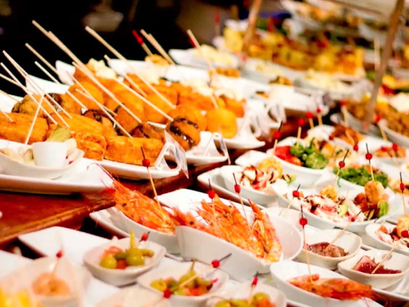 La cultura gastronómica del tapeo y de la cocina amarilla