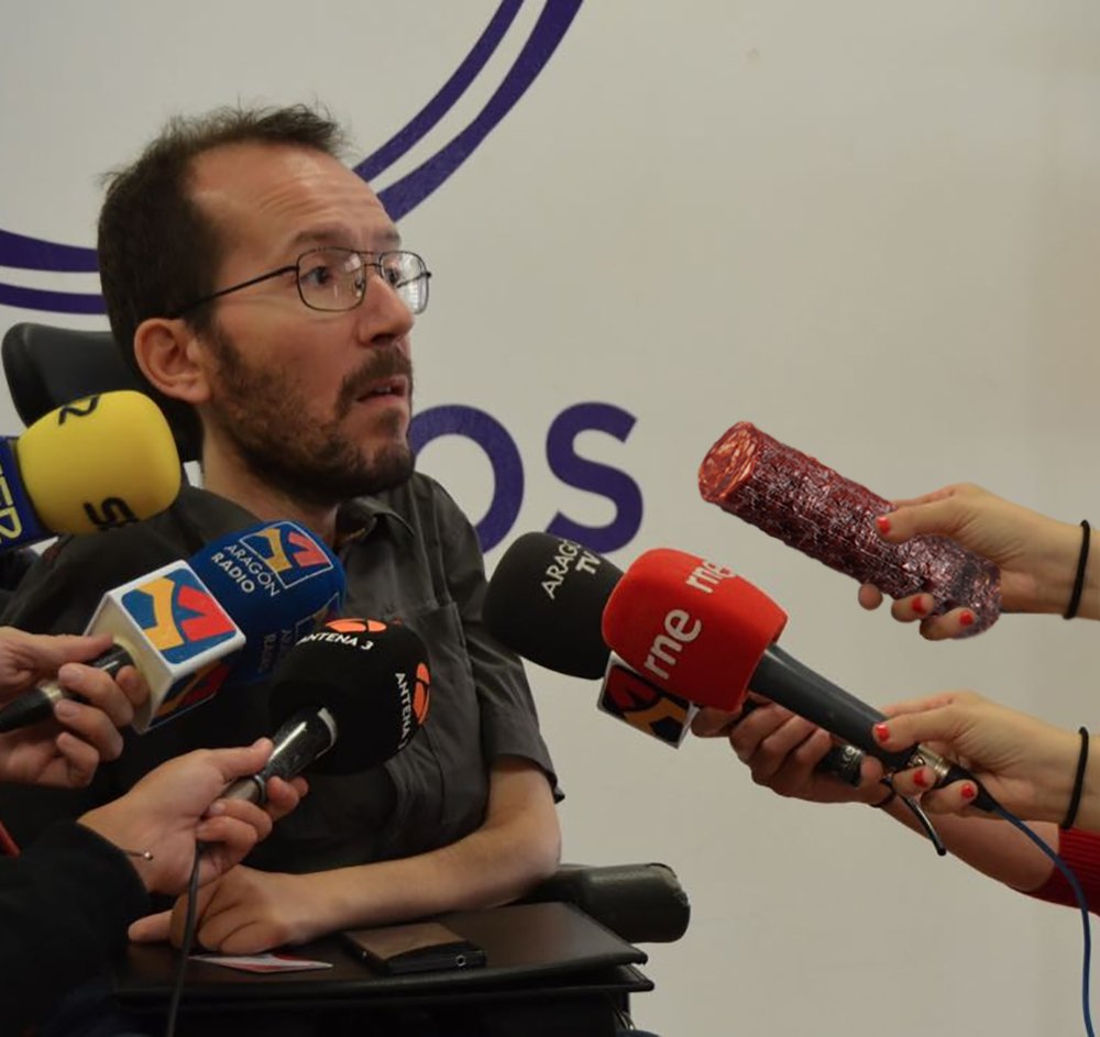 Pablo Echenique será multado si no corrige las obras ilegales de su piso en dos meses. Por Santi Orue