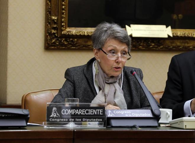 Rosa María Mateo en su comparecencia de hoy en el Parlamento. Foto de Javi Martínez para El Mundo