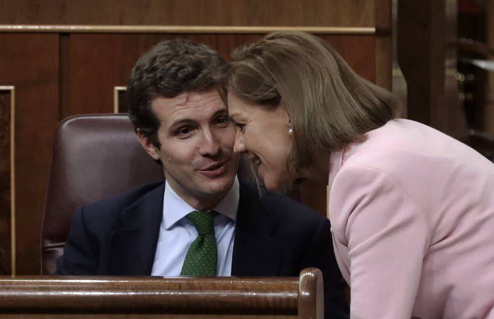 Pablo Casado y Maria Dolores de Cospedal en el Congreso.
