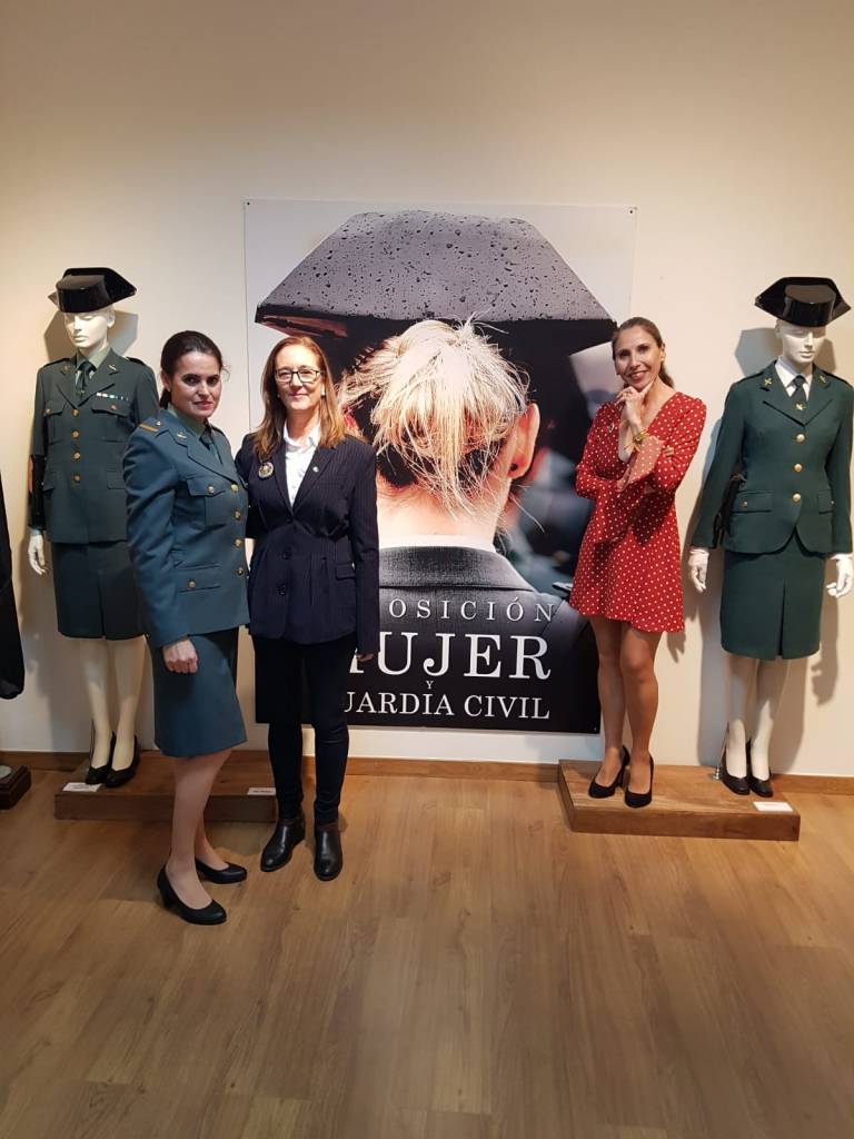 La exposición visibiliza a la mujer en la Guardia Civil