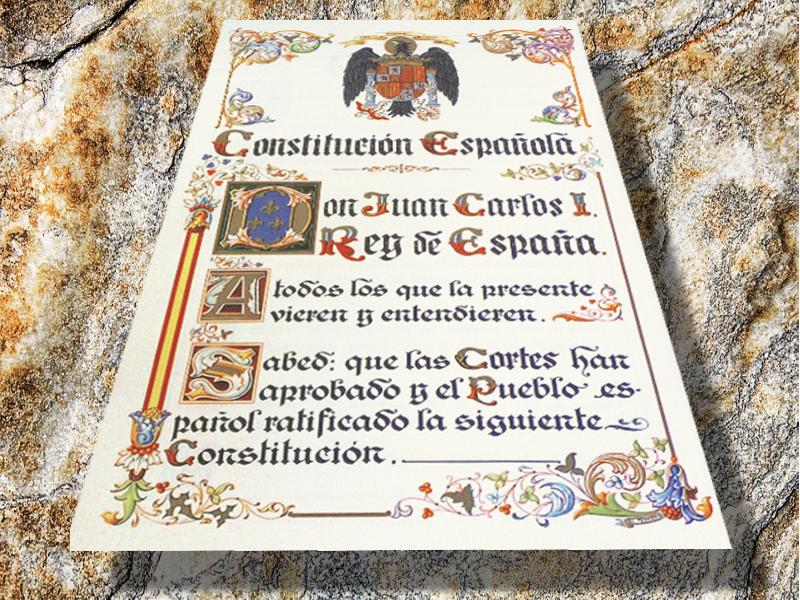 Según la Constittución ¿Se puede disolver una Comunidad Autónoma?