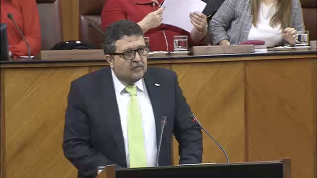 Francisco Serrano: Cuando ya en 1.999 yo defendía en el juzgado a mujeres maltratadas, la señora @susanadiaz se dedicaba a reivindicar el hacer botellonas desde las páginas de El Mundo