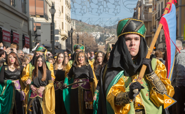 Desfile de moros y cristianos el Día de la Toma de Granada