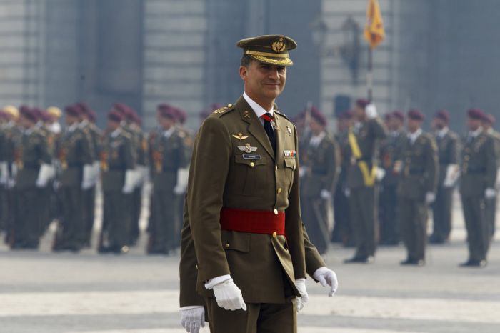 El ejercito y la Guardia Civil han rendido honores al rey Felipe VI