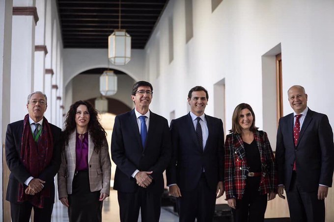 En otra esquina de Sevilla, Albert empezó a hacer de las suyas