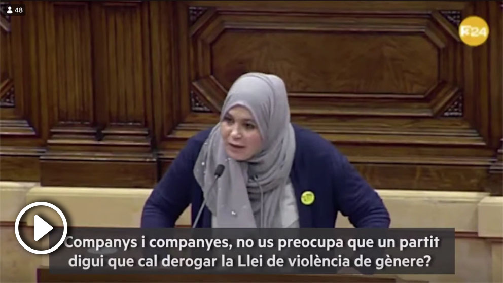 Najat Driouech, diputada de ERC en el Parlament de Cataluña y primera parlamentaria musulmana en entrar en la cámara catalana, llama "machista" a VOX