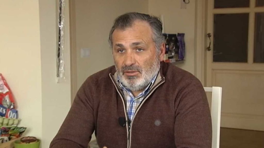 Piden 20 años de cárcel para un expolicía que disparó a los ladrones que entraron en su casa de Sevilla. Cuatro