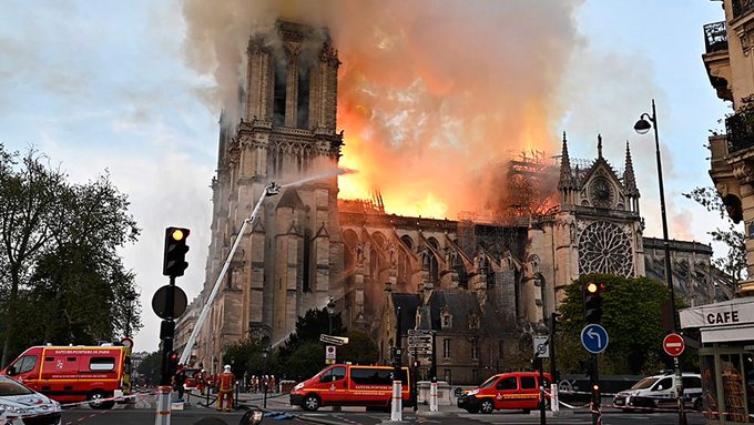 Arde París y despierta al gran dragón del mundo cristiano