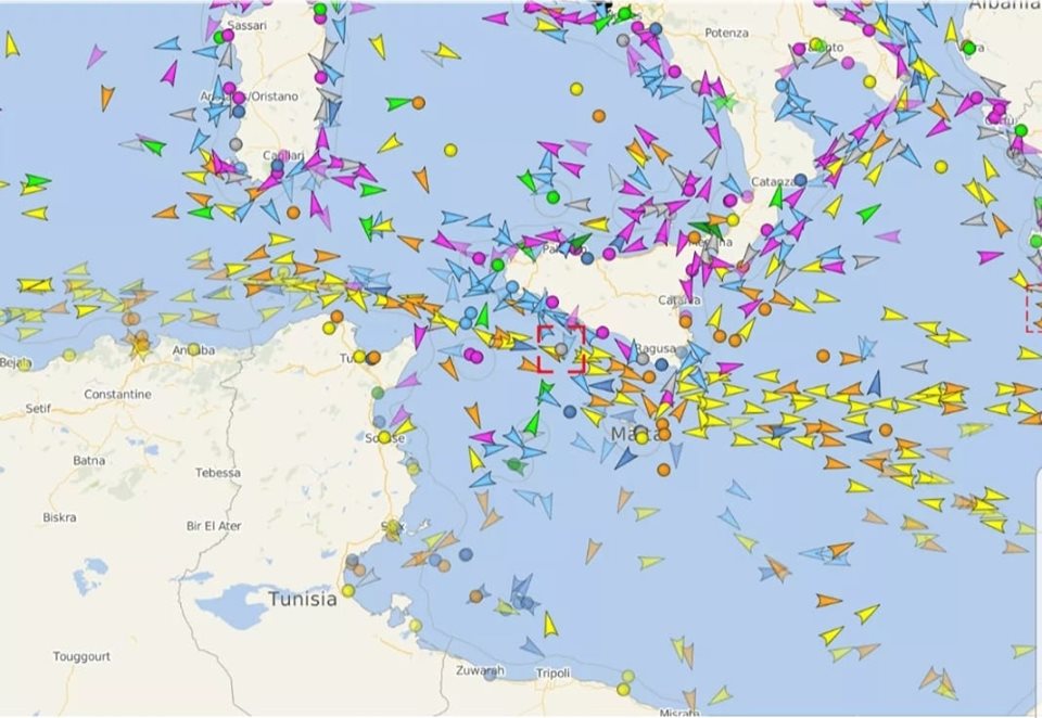 Imagen con los barcos que a diario navegan por el Mare Nostrum