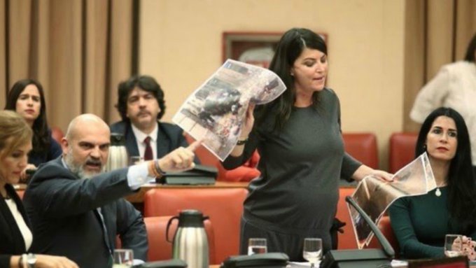 Batet expulsa a Olona de la Diputación Permanente