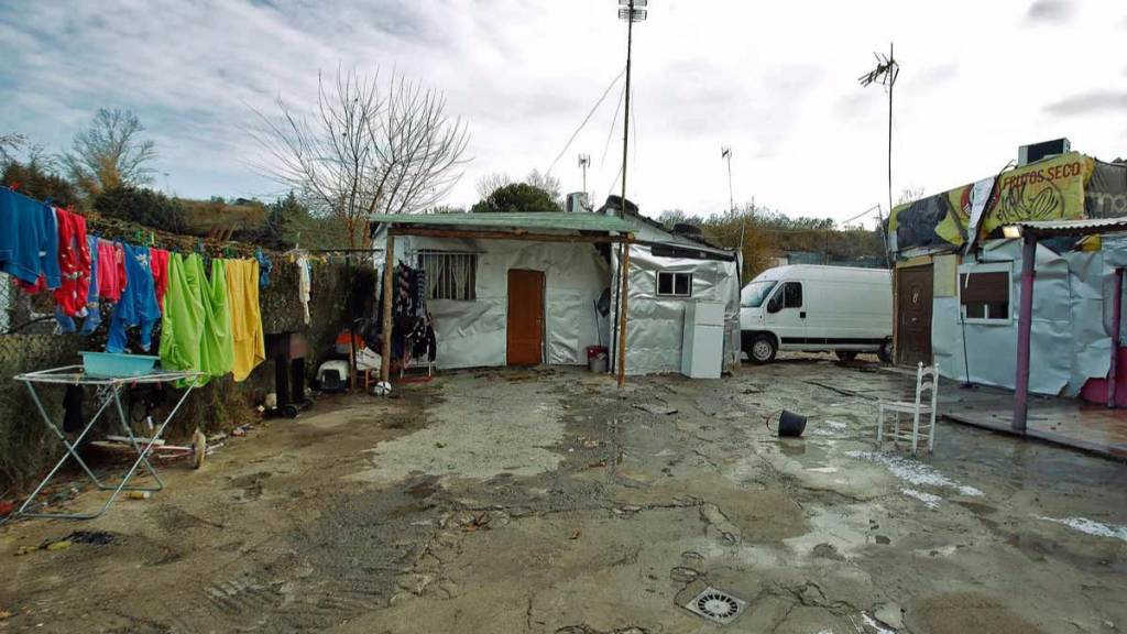Los realojados del poblado de las Sabinas deberán aprender a vivr en pisos
