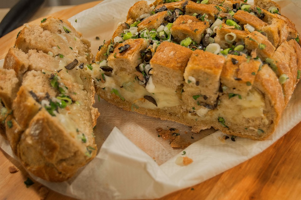 Pan relleno con sabor mediterráneo. Fotografía de Rodolfo Arévalo