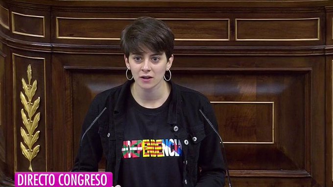 llamarles payasos es un insulto a los del circo.