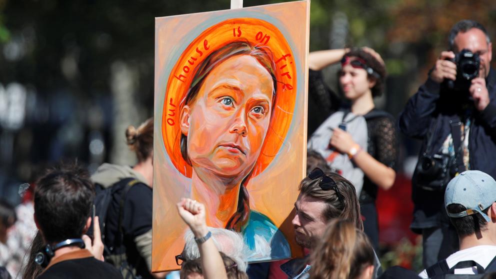 Esto continuará mañana, con los ya acostumbrados, prudentes, y moderados comentarios del Sublime Blog, en espera de más sabrosos acontecimientos de esta Borrascosa Cumbre que tenía que celebrase en Santiago de Chile, pero que ya no, y que le ha tocado a Madrid, encima sin Carmena, la de los Okupas.