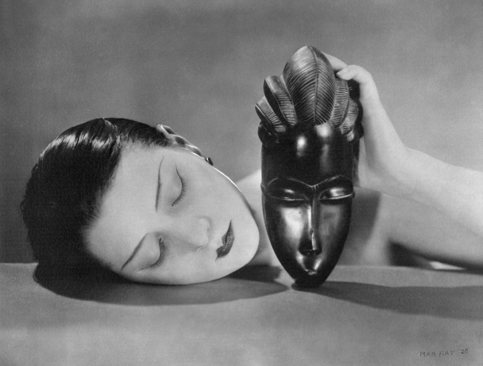 En nuestros genes no está escrita la alianza de civilizaciones. Blanco y negro de Man Ray
