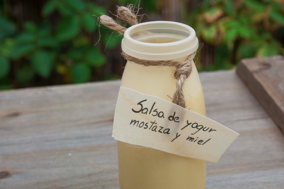 Salsa de Yogur Mostaza y Miel. Imagen y Realización de Rodolfo Arévalo