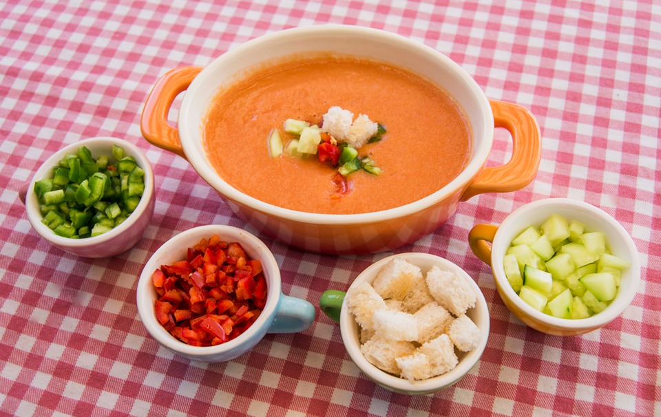 Receta de gazpacho clásico andaluz. Imagen y Realización de Rodolfo Arévalo