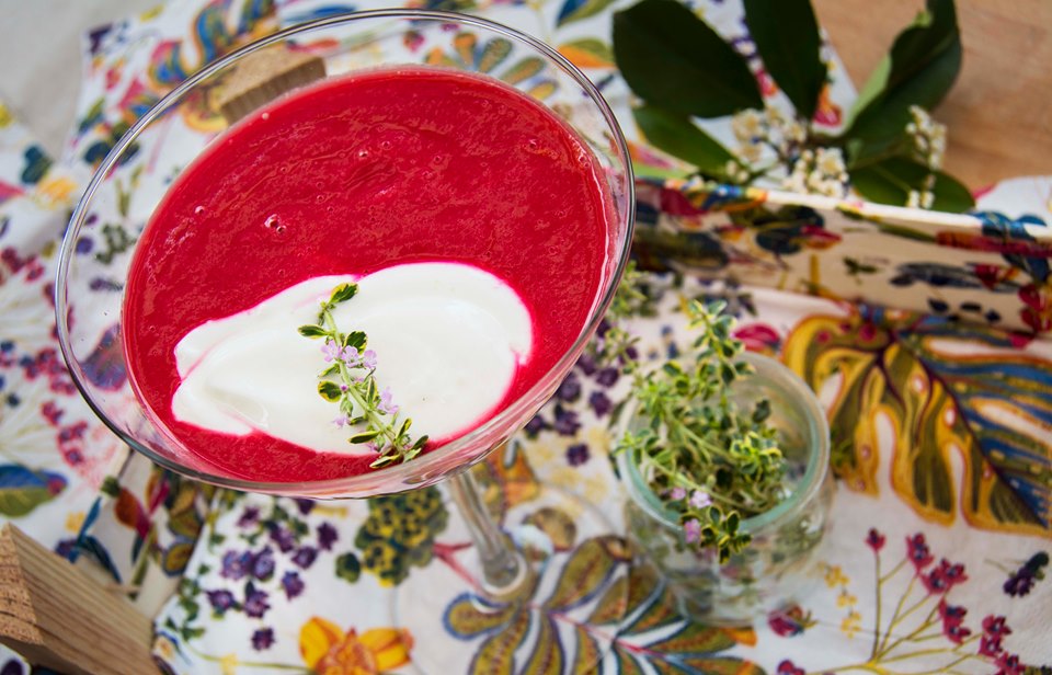 Receta de salmorejo con remolacha y queso azul. Imageny Realización de Rodolfo Arévalo