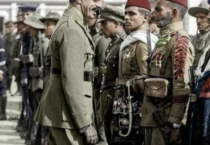 La imagen de un guerrero de Regulares. Detalle