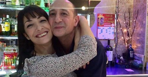 Matamos a unos y nos convencemos de que salvamos a otros. La desesperación que llevó a Raúl al suicidio: “Mi marido era un currante, pero a los hosteleros no nos han dejado opción”.