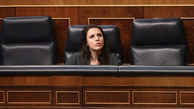Irene , tú defiendes la discriminación hacia los hombres. Tuit de Princess