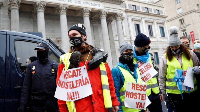 La tercera ruina del PSOE pero al menos los hosteleros han dado ya un puñetazo en la mesa.