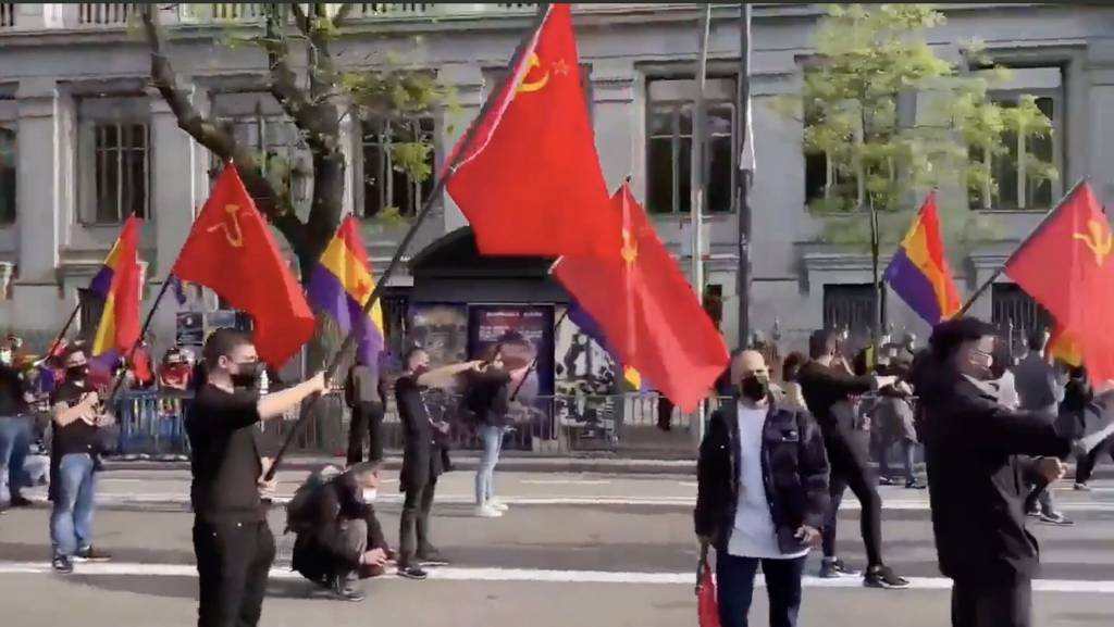 Nada de agachar la cabeza frente a los trogloditas que quieren romper España