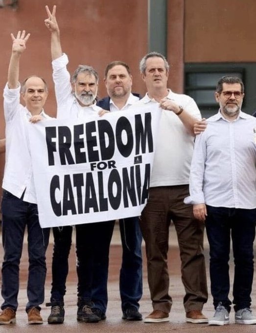 En España, somos tan chulos que podemos retransmitir golpes de Estado por televisión.