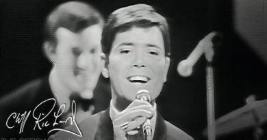 La profunda huella de Cliff Richard llegó hasta «Crónicas de un Pueblo». Por Rafael Gómez de Marcos La profunda huella de Cliff Richard llegó hasta «Crónicas de un Pueblo». Por Rafael Gómez de Marcos