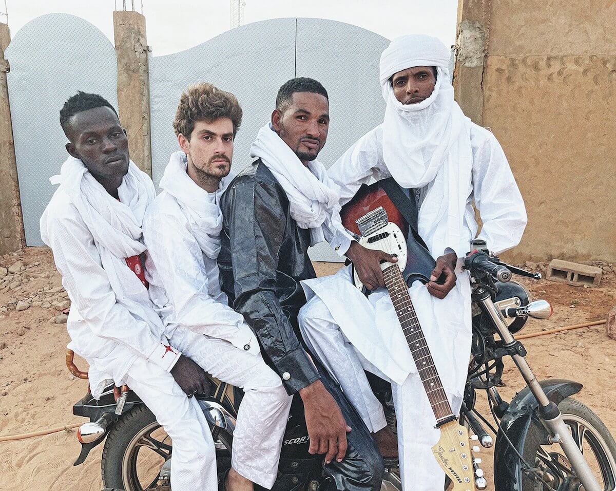VIDEO : Mdou Moctar – “Tala Tannam” (live)