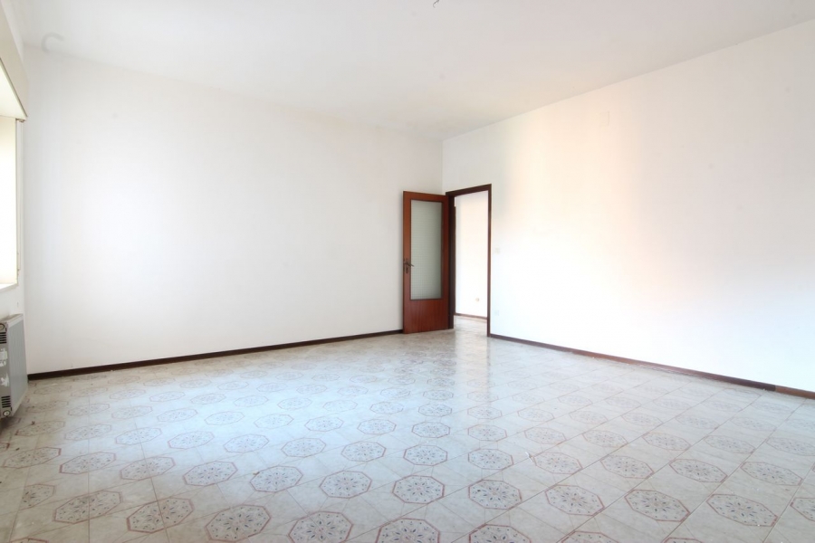 Appartamento via Francesco Accolla piano 2 mq 135 SR