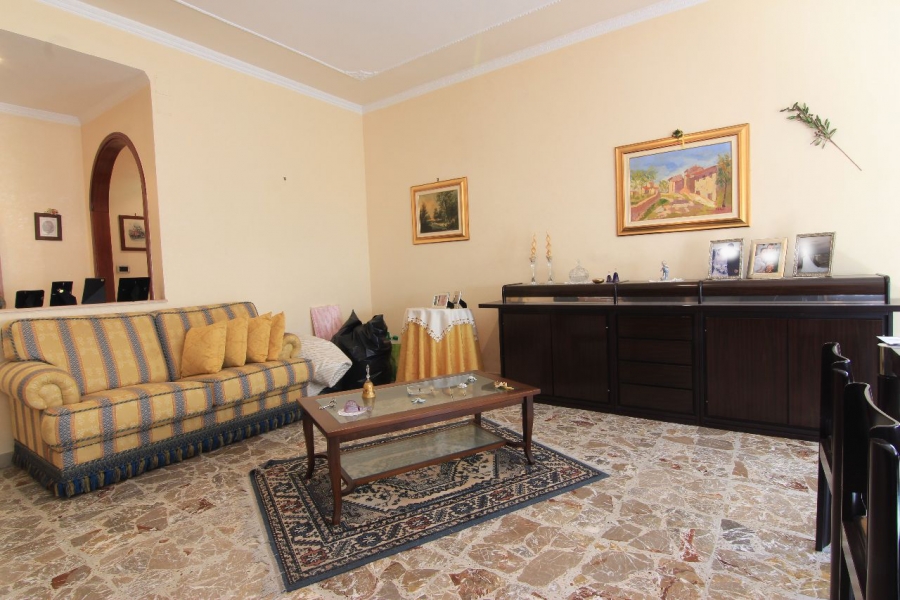 Mq 150 Appartamento via San Giovanni alle catacombe piano 3