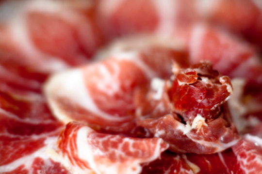 Jamón ibérico de bellota cortado a cuchillo