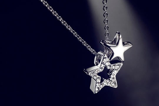 Collar Dual Star con Swarovski elements ¡Combínalo con cualquier look!