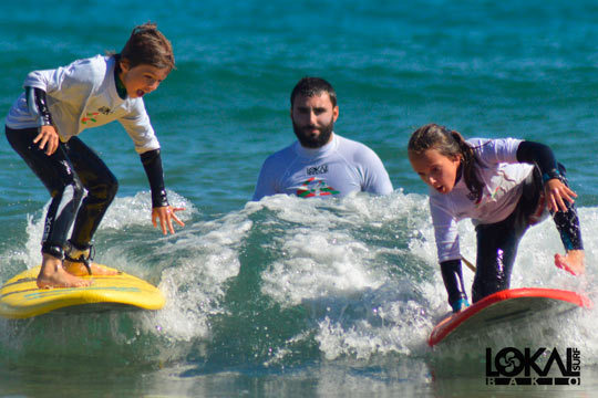 Curso de surf de 1 o 2 días en Lokal Surf Bakio 