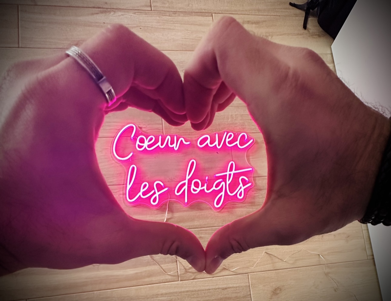 Coeur avec les doigts de Yannick Vicente